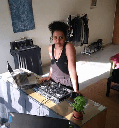 Flyer for event El Kontessa.