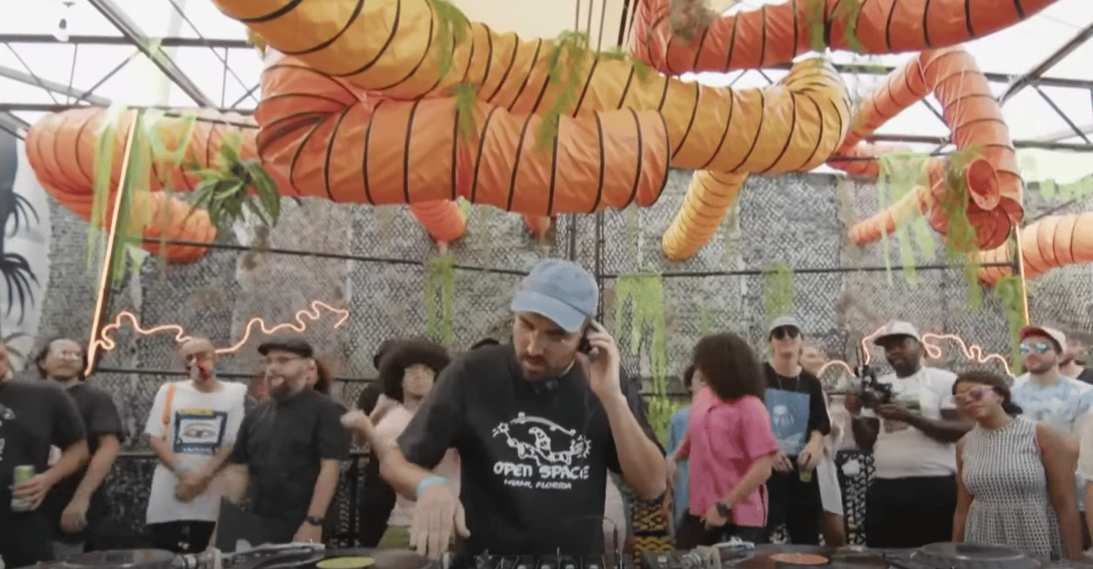 Photo of set DJ Ray.