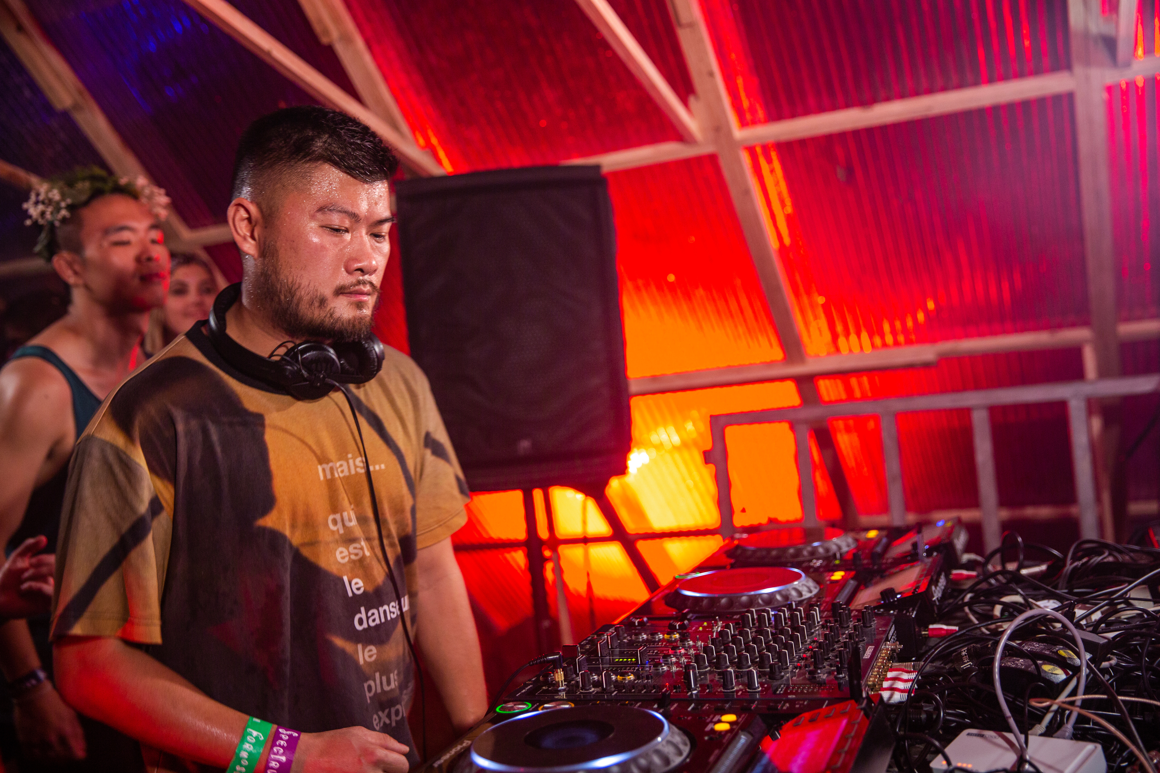 Photo of set Bezier.