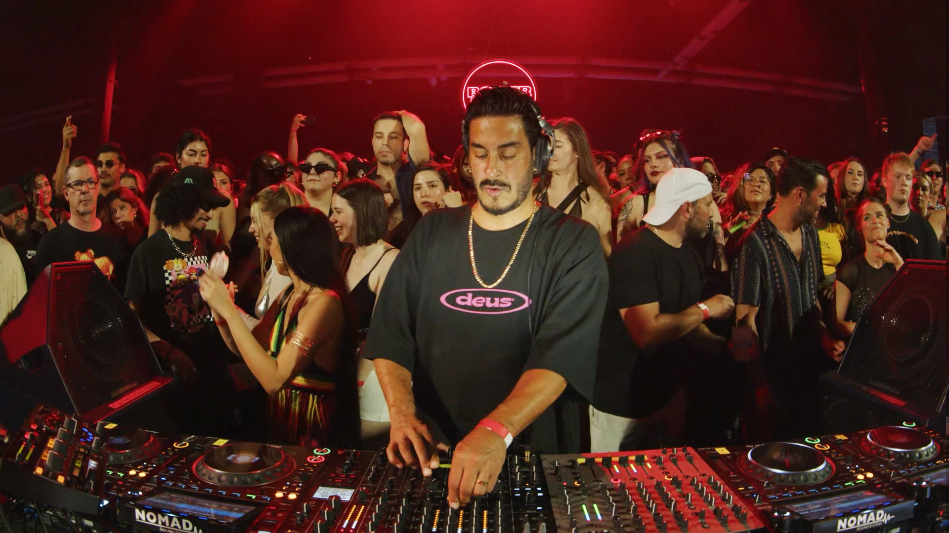 Photo of set Armand Van Helden.