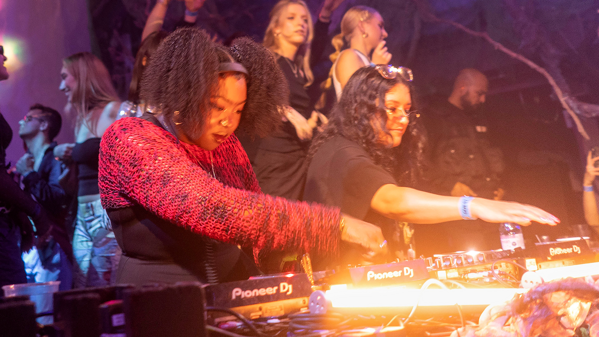 Photo of set A.G b2b Manara (Beauty Blender).