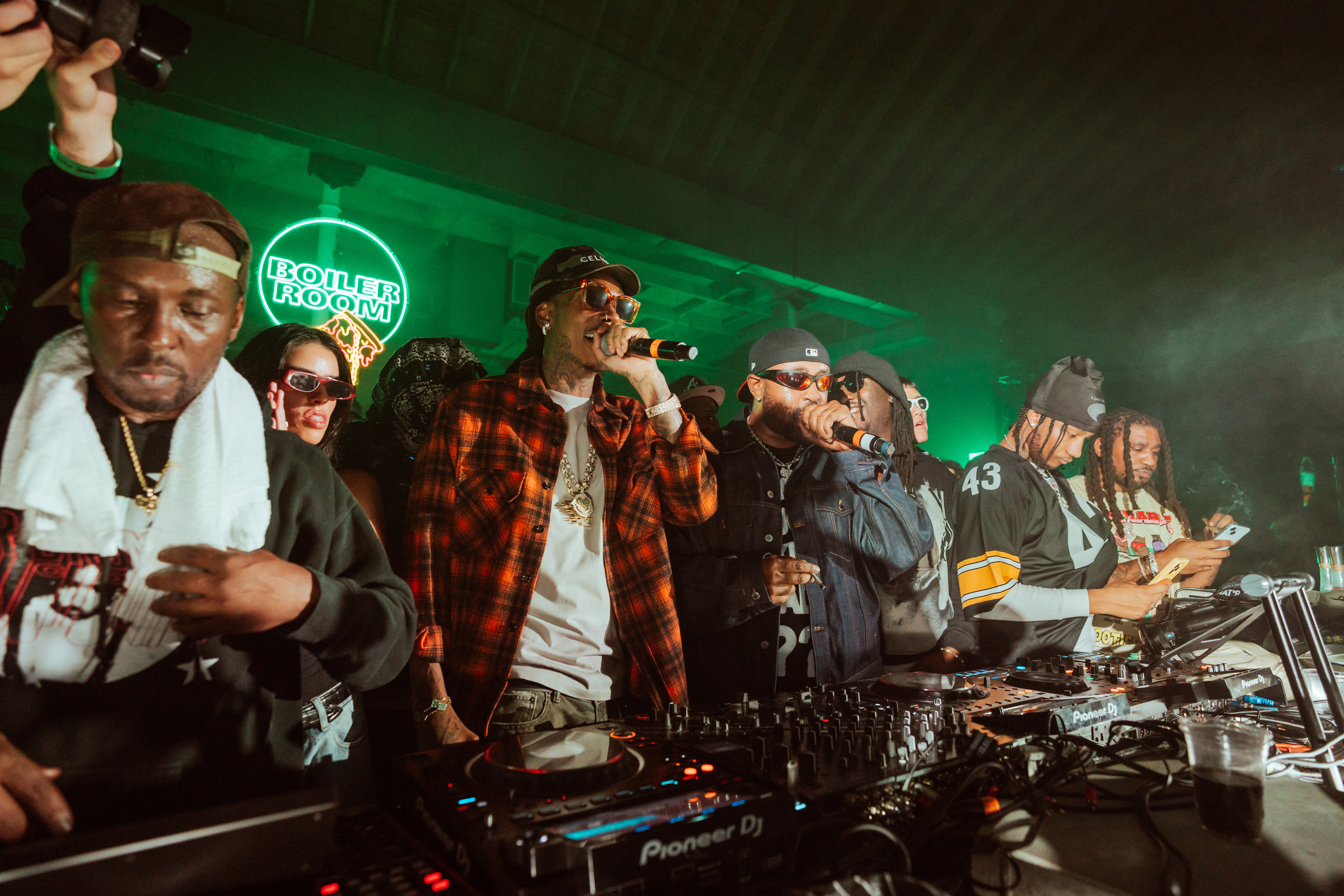 Photo of set Mike WiLL Made-It.