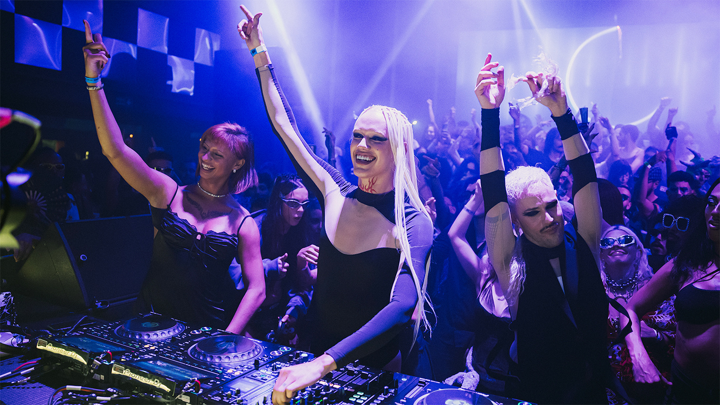 Photo of set Cherolainne b2b Gezender.