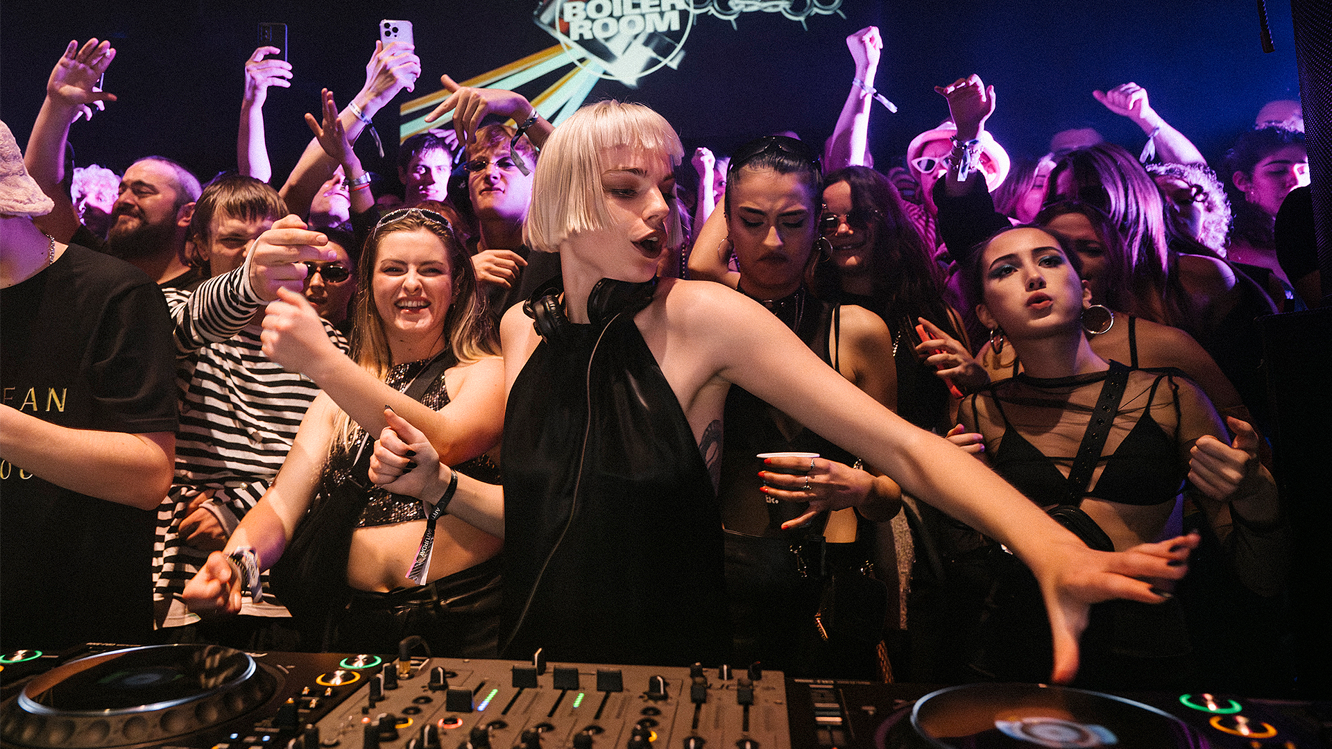 Photo of set Estella Boersma.