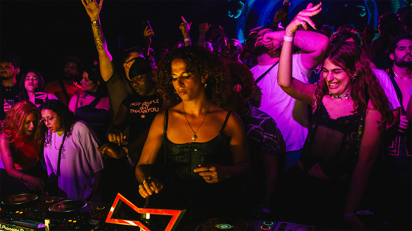 Photo of set Idlibra.