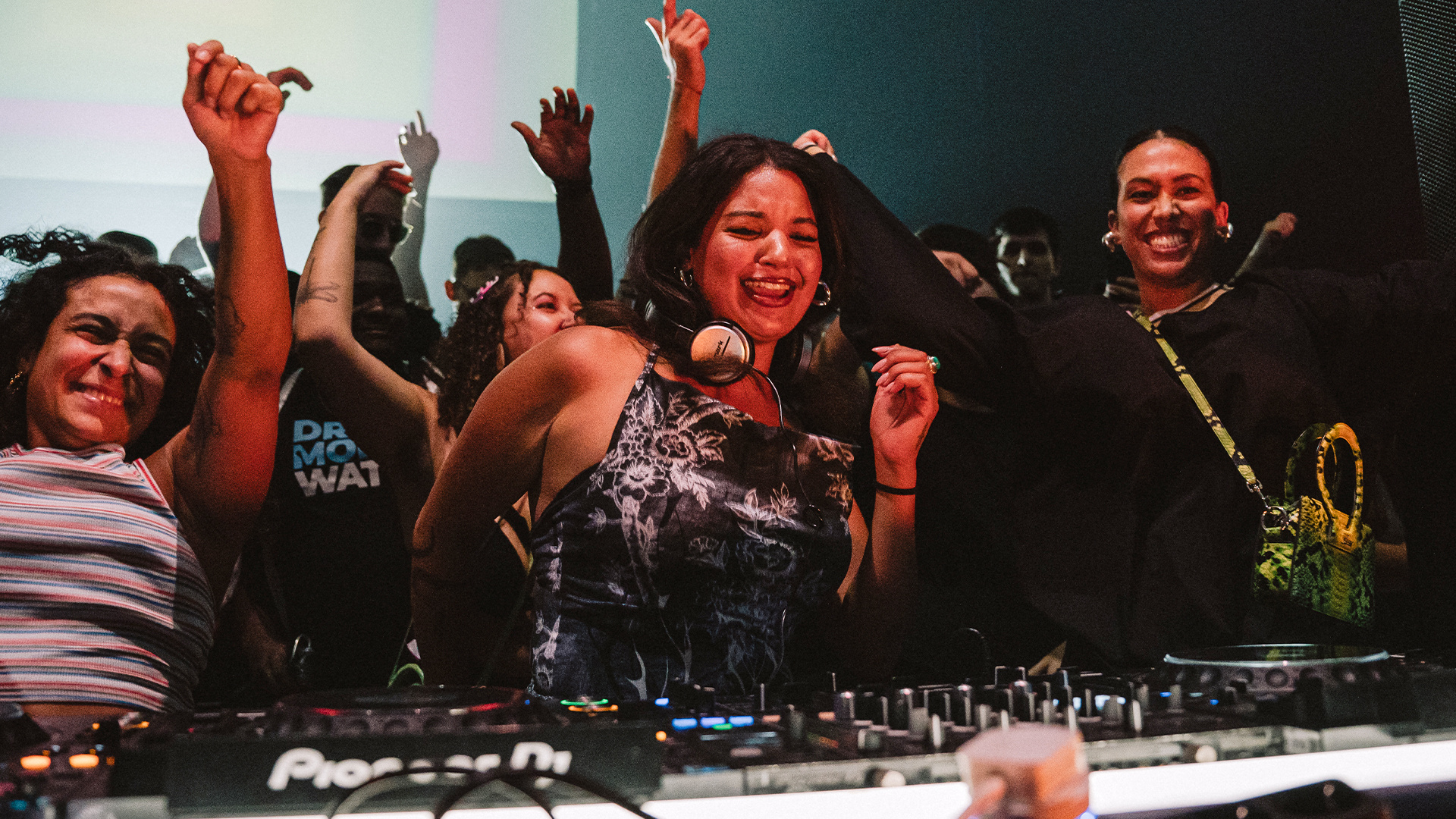 Photo of set Jaxx TMS.