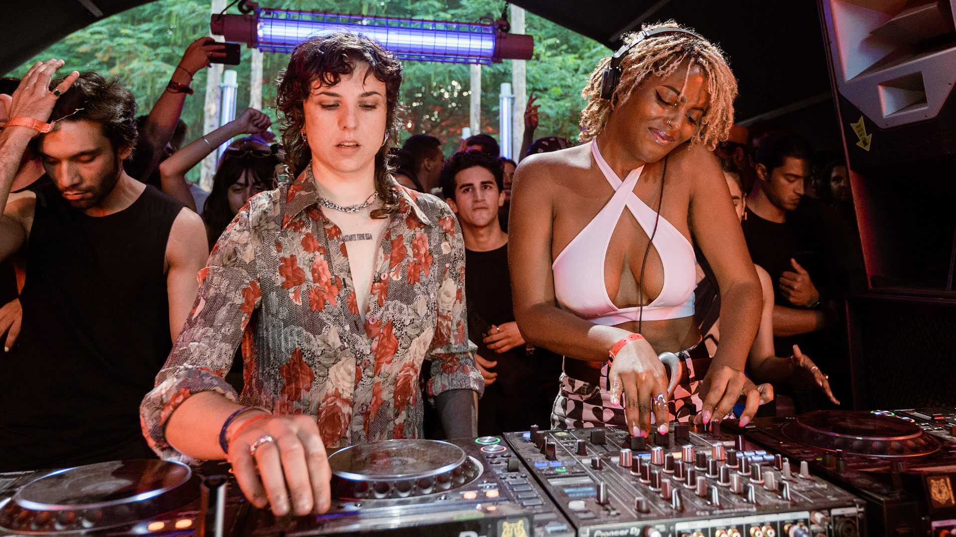 Flyer for event Juliana Huxtable b2b JASSS.