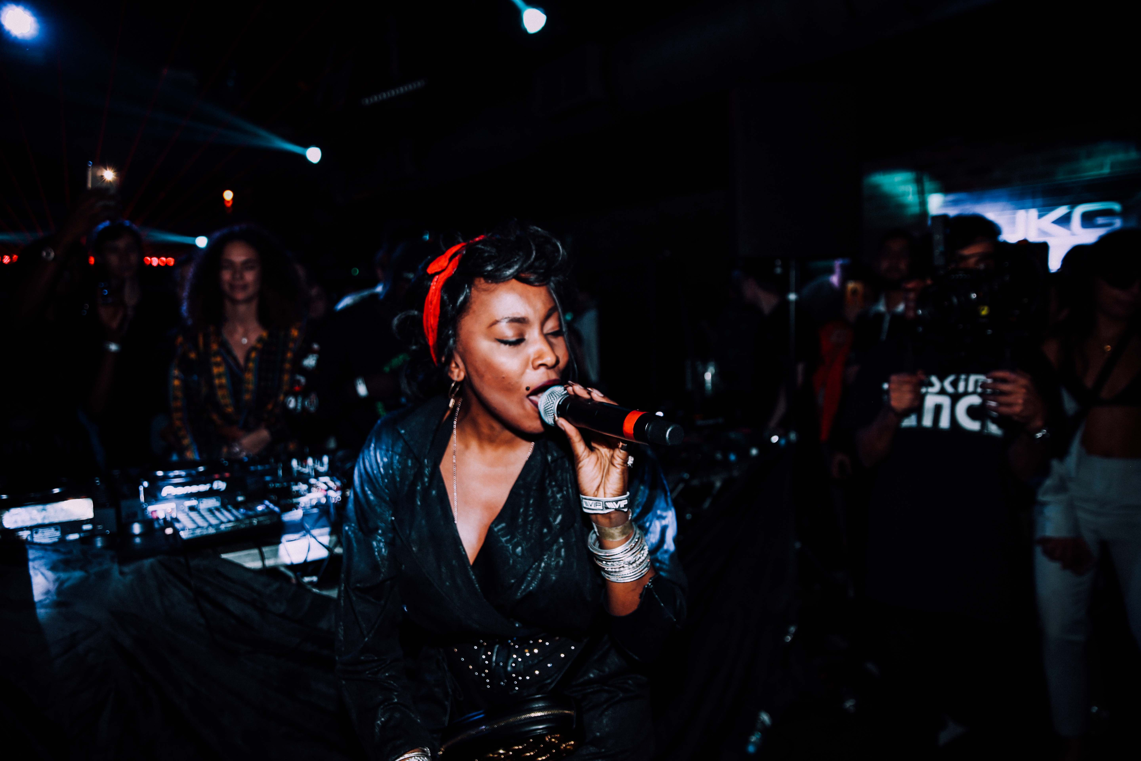 Photo of set Kele Le Roc.