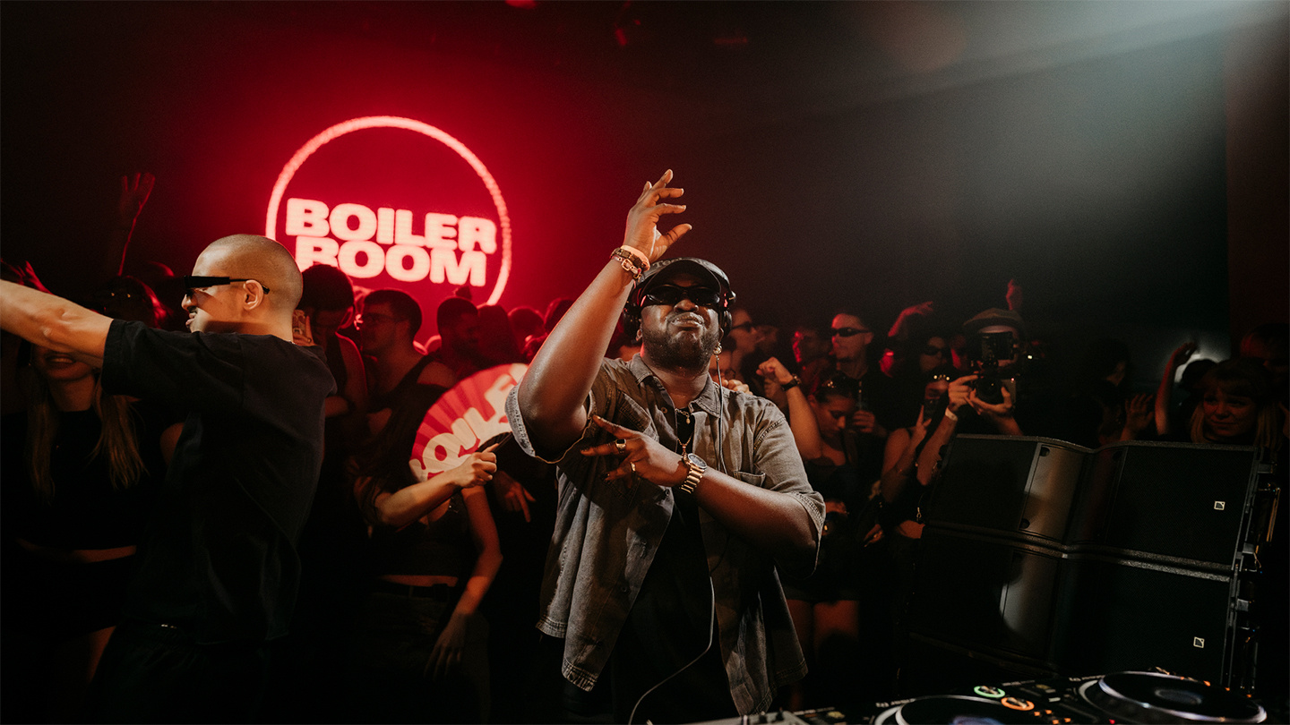 Photo of set Koboyo.