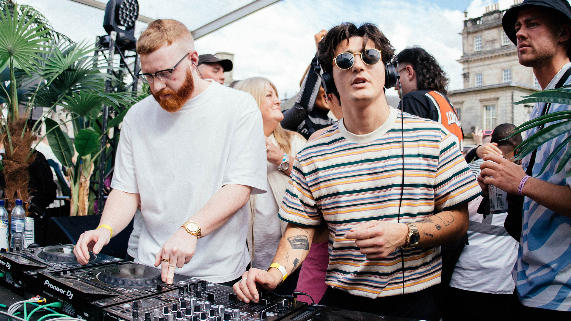 Photo of set LF SYSTEM.