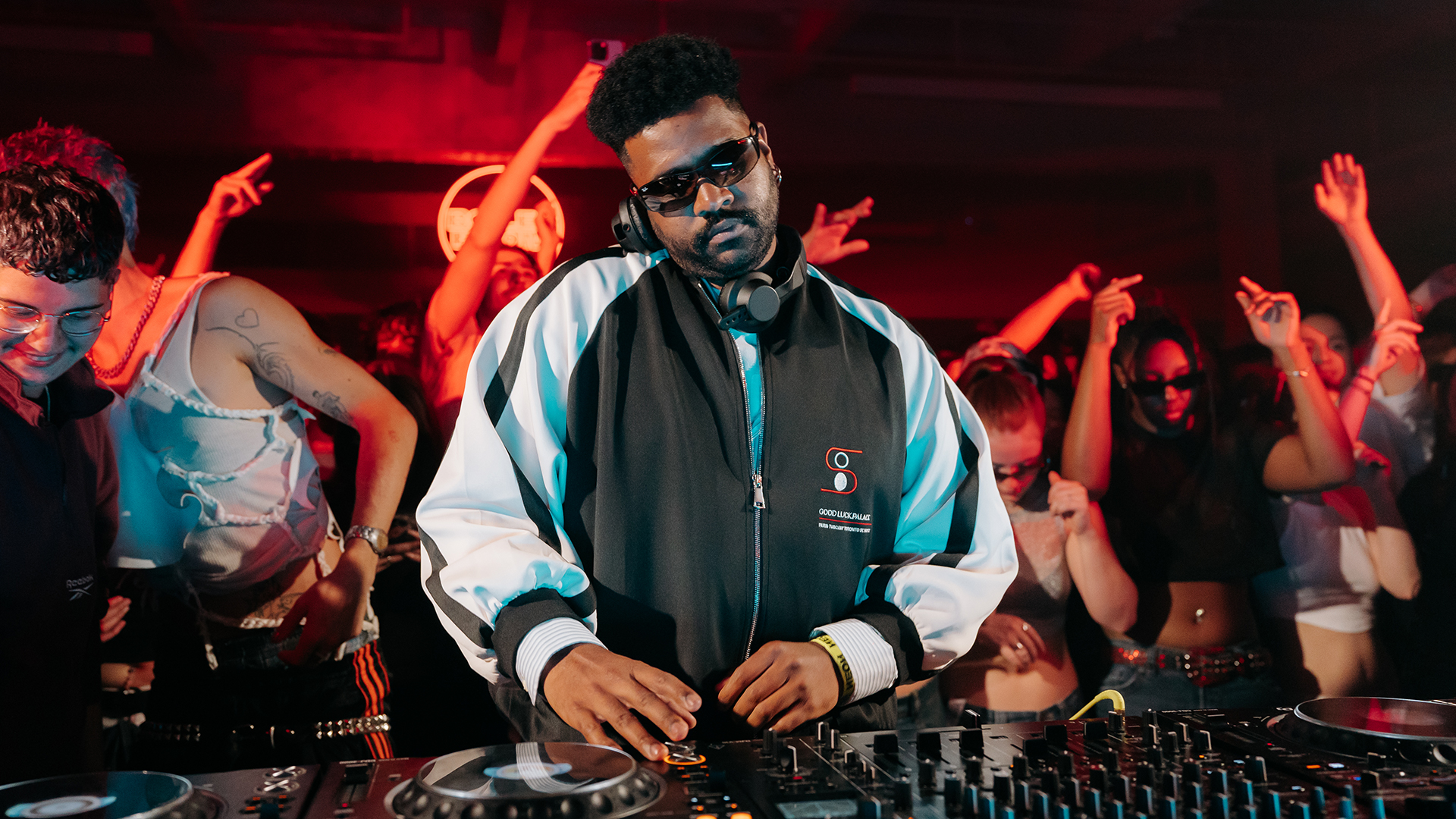 Photo of set Martyn Bootyspoon.