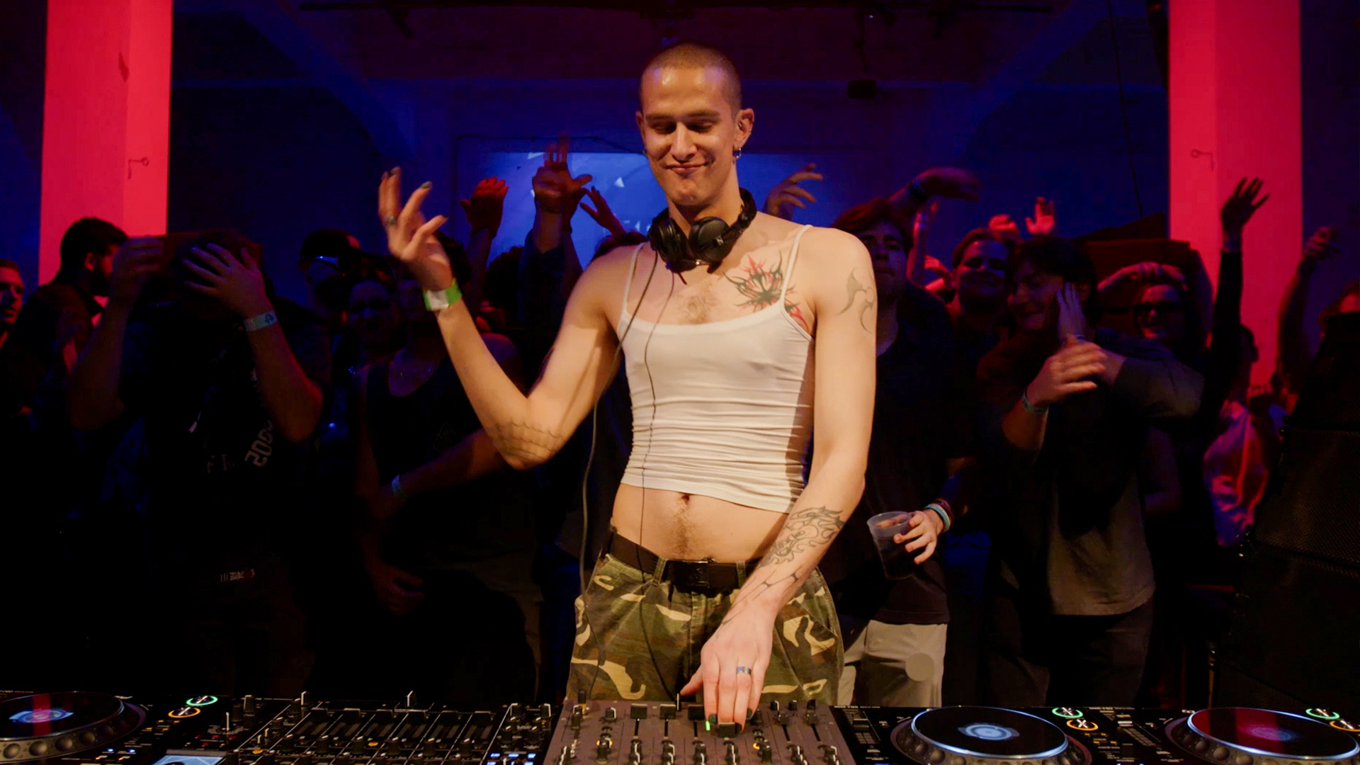 Photo of set Nakrasia.