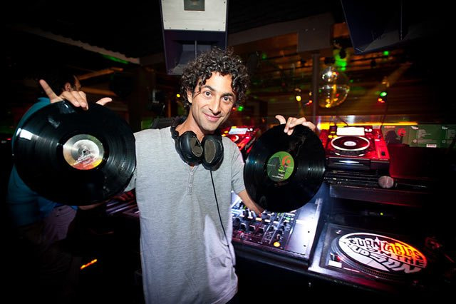 Photo of set Nickodemus.