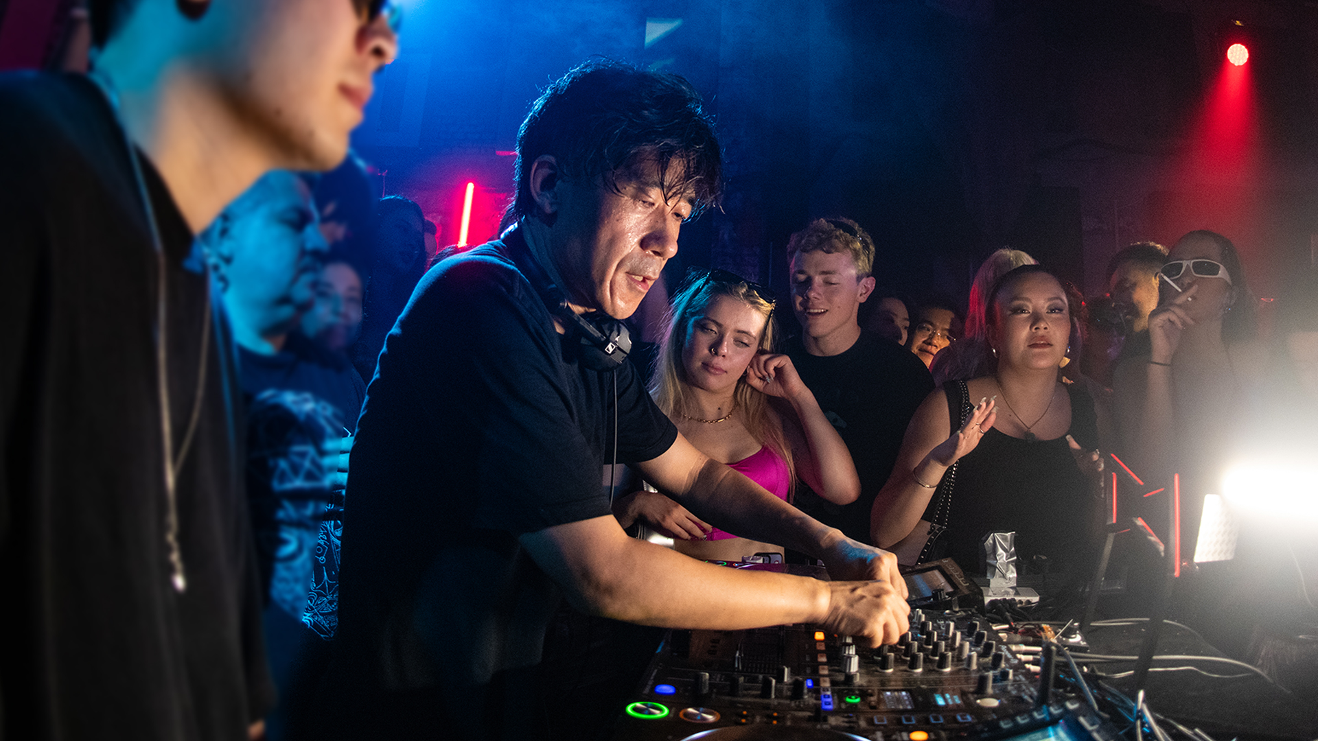 Photo of set Yang Bing.