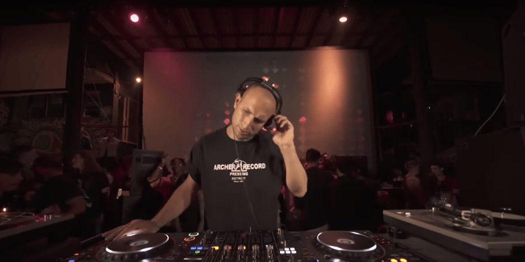 洋楽 Zooma Angelina - Zooma Zooma - YouTube