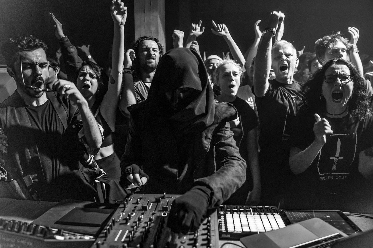 BOILERROOM-WWD-NACHTSCHADUW-PORTFOLIO-001.jpg