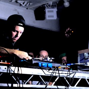 DJ Shadow-profile-image